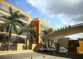 Anvisa suspende teste clínico de medicamento para doenças autoimunes