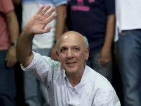 Arruda não indica substituto e mantém candidatura indefinida no DF