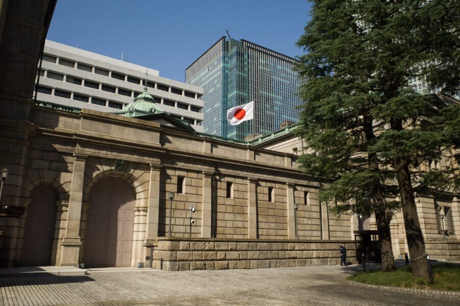 BoJ cogita alta de juros para combater inflação, mas mercado teme impacto nos rendimentos
