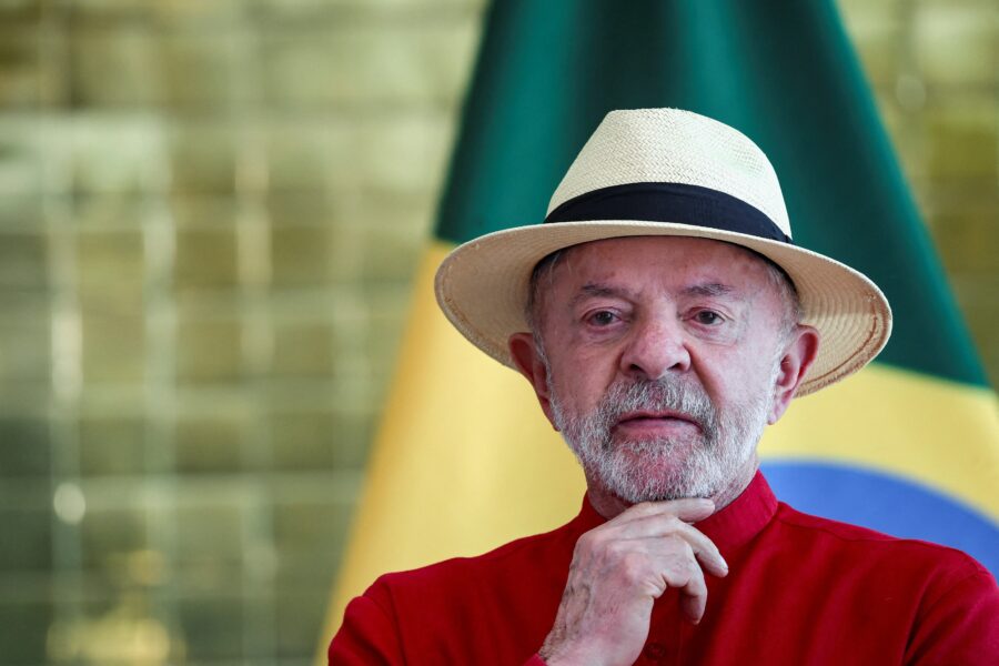 Campanha de Lula faz força-tarefa após queda de sigilo do Master e deve incluir novos ataques a Flávio no horário eleitoral
