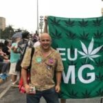 Candidato do Psol leva pé de maconha para campanha em BH