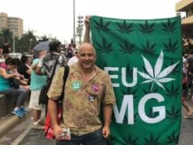 Candidato do Psol leva pé de maconha para campanha em BH
