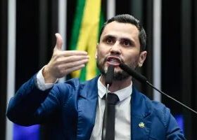 Cleitinho lidera corrida pelo governo de Minas