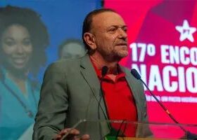Crise no STF desgasta imagem de Lula, admite PT