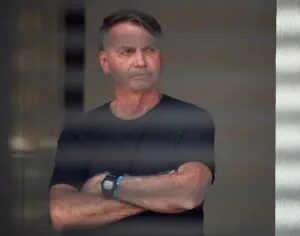 Defesa de Bolsonaro tenta reverter restrição a militares