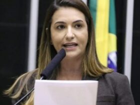 Deputada Roberta Roma passa por cateterismo após infarto e permanece internada em Salvador