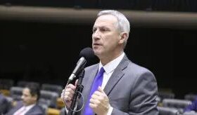 Deputado aciona TCU por live de Lula no Palácio da Alvorada