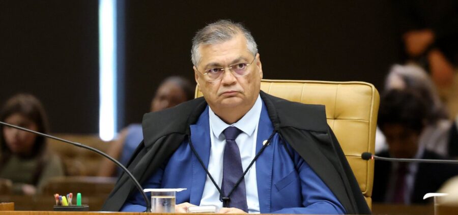 Dino manda PF investigar suspeita de interferência na CVM para blindar Banco Master