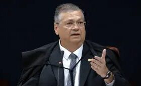 Dino questiona Fachin sobre fim do inquérito das fake news