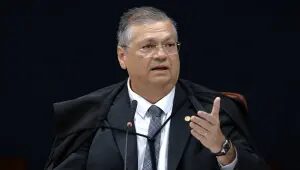 Dino questiona Fachin sobre fim do inquérito das fake news