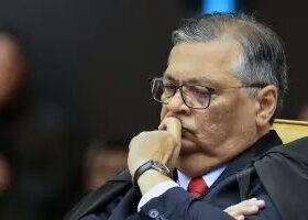 Dino vê ‘preconceito regional’ de ‘matriz racista’ em críticas dirigidas a ele
