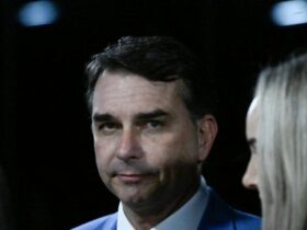 Documentos indicam que Flávio usou proximidade com governo Bolsonaro para tratar de interesses privados