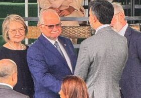 Em meio à crise do STF, Fachin comparece ao 7/9 de Lula