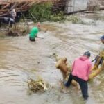 Enchente cobre 60% de Eldorado e deixa famílias isoladas