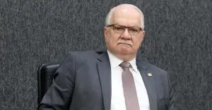 Ex-ministros do STF cobram Fachin por apuração da ‘mais aguda crise’ da Corte