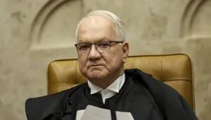 Fachin paralisa processos do Master e do INSS