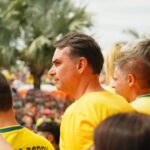 Flávio Bolsonaro cresce entre eleitores do Sudeste, mulheres e católicos