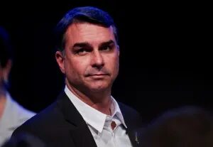 Flávio participa de culto religioso e confirma agenda no 7 de setembro