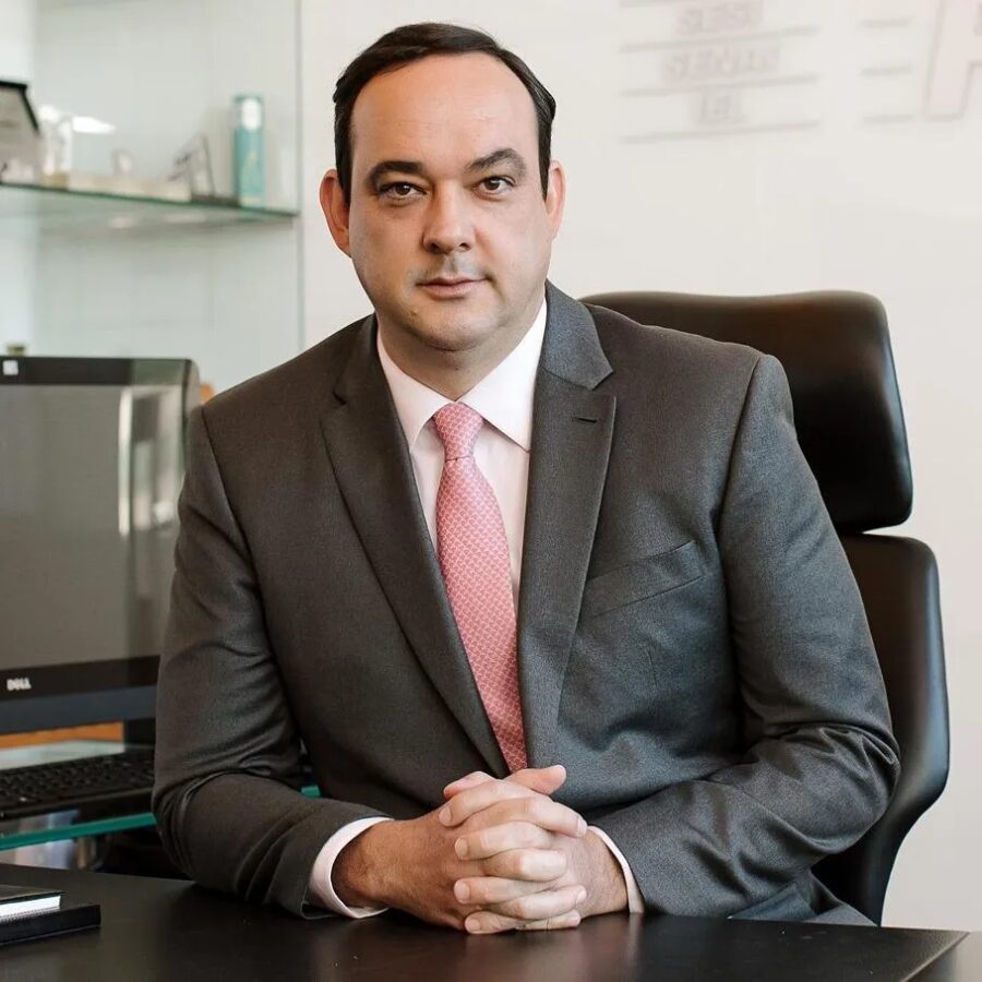 Flávio Roscoe suspende campanha com quadro de pneumonia e bronquiolite