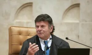 Fux dá 15 dias para governo Lula explicar impasse sobre socorro bilionário ao BRB