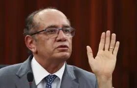 Gilmar defende levar afastamento do diretor da PF ao plenário do STF