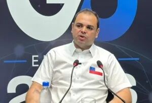 Governador do Amazonas defende contratação de empréstimos