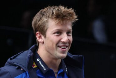 Hadjar segue fora, e Red Bull mantém Lawson para o GP da Espanha