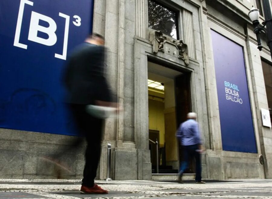 Ibovespa cai e quebra sequência de quatro altas semanais