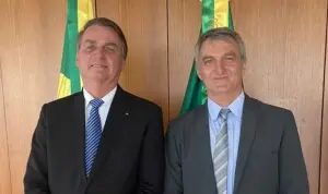 Irmão de Bolsonaro visita ex-presidente
