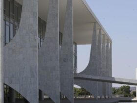 Isenção da “taxa das blusinhas” em compras até US$ 50 é sancionada