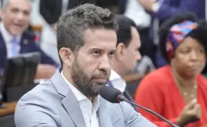 Janones admite falsa retratação sobre Nikolas e promete nova ofensiva
