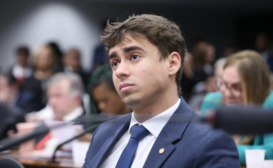 Juiz determina que site retire matéria e posts sobre Nikolas