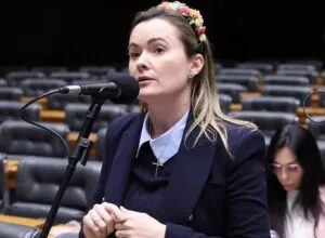 Júlia Zanatta vai à Justiça contra a Universidade Federal de Santa Catarina