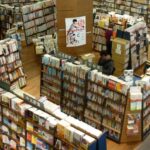 Livros são comprados por tonelada no Japão; destino pode ser IAs nos EUA