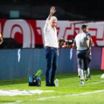 Luís Castro analisa desempenho e diz que Grêmio não merecia perder