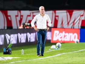 Luís Castro lamenta derrota do Grêmio e afirma: “Não merecíamos perder”