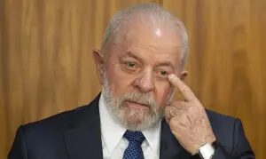 Lula diz que quer se reeleger para ‘manter Bolsonaro na cadeia’