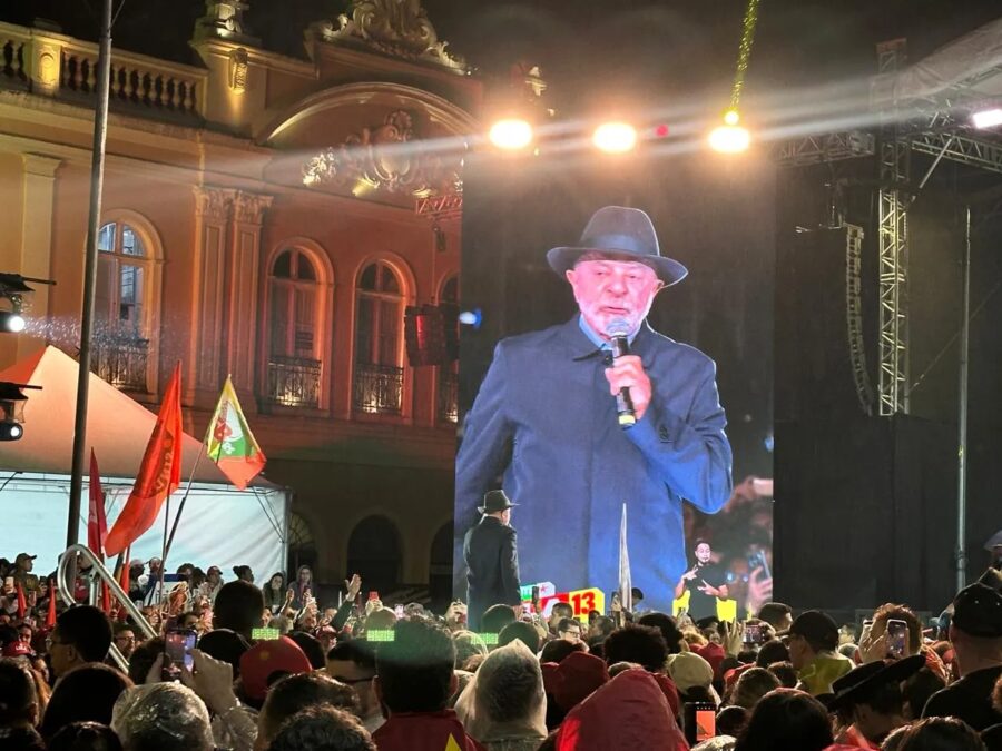 Lula diz que vai acabar com 'a pouca vergonha do futebol' em crítica a times por apoio a bets