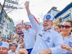 Lula participa de caminhada em Salvador nesta terça-feira