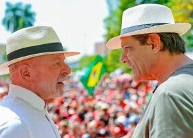 Lula pede voto a Haddad, não cita STF e diz que falará para Trump “fazer um Pix”