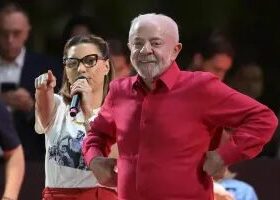 Lula tenta justificar fala sobre exames e usa Janja para atacar Nikolas