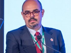 Mateus Simões promete passe livre para estudantes e melhorias na segurança