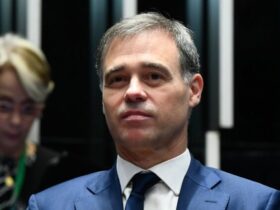 Mendonça libera mais de 50 processos sobre o Master, mas mantém Cláudio Castro sob sigilo