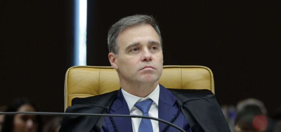 Mendonça rebate Gilmar e diz que ‘verborragia’ prejudica imagem do STF