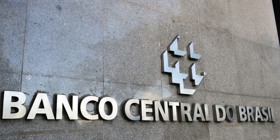 Mercado financeiro reduz previsão da inflação para 5% este ano
