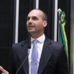 Ministério da Justiça demite Eduardo Bolsonaro de cargo na PF