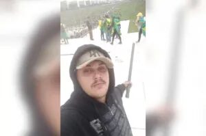 Moraes manda prender condenado que portava cassetete no 8 de Janeiro