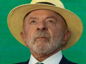 'Não quero ser comparado com o Flávio porque ele não é ninguém, quero ser comparado ao pai dele', diz Lula