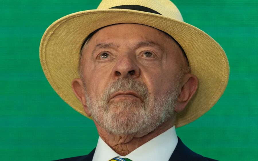 'Não quero ser comparado com o Flávio porque ele não é ninguém, quero ser comparado ao pai dele', diz Lula