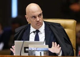 NYT: relação com Vorcaro põe Moraes no centro de ‘escândalo explosivo’